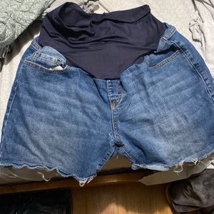 Old navy maternity shorts size 12